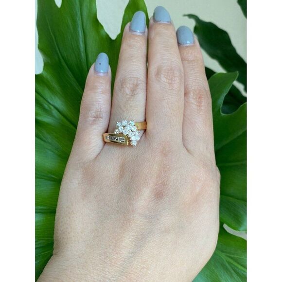 14k Diamond Cluster Ring - Picture 15 of 15